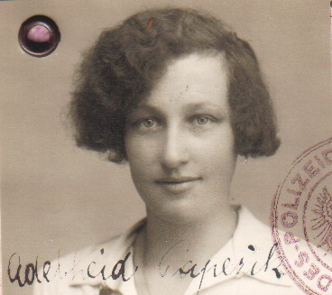 Adelheid Papecik geb. Foll